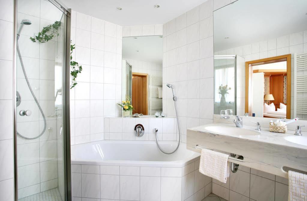 Hotel Zum Weissen Roessel Walldorf  Exteriér fotografie