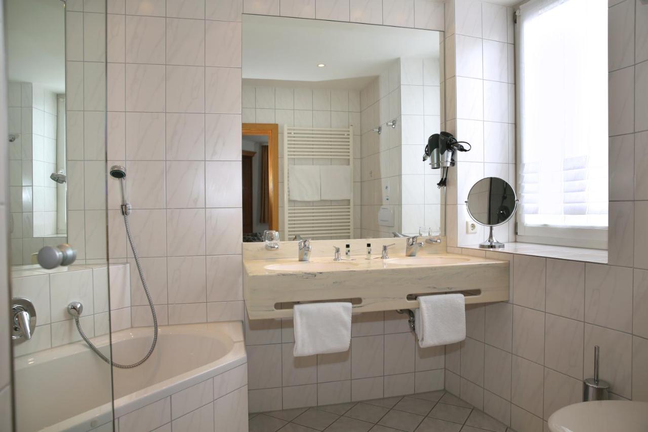 Hotel Zum Weissen Roessel Walldorf  Exteriér fotografie