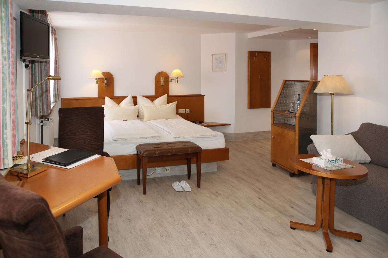 Hotel Zum Weissen Roessel Walldorf  Exteriér fotografie