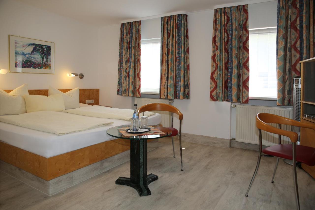 Hotel Zum Weissen Roessel Walldorf  Exteriér fotografie