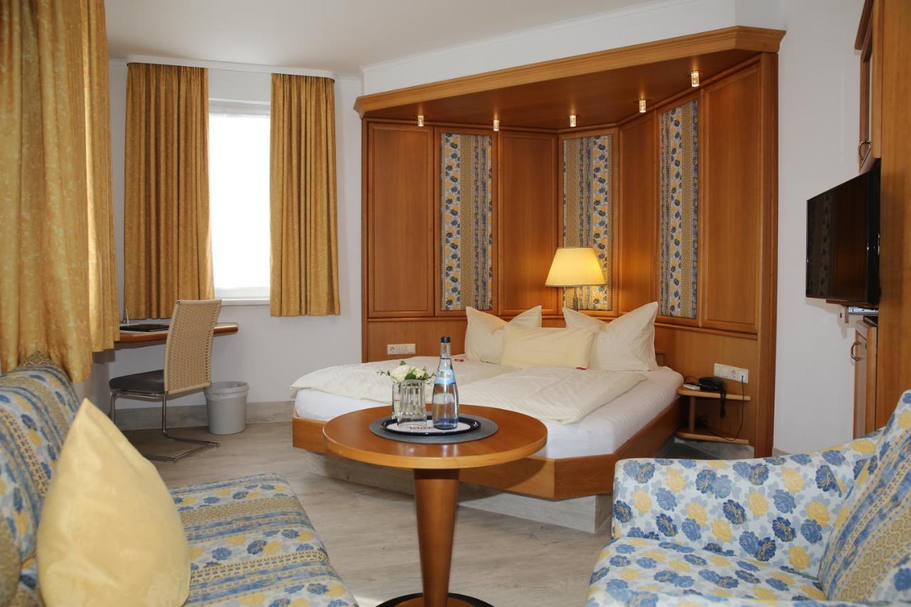 Hotel Zum Weissen Roessel Walldorf  Exteriér fotografie