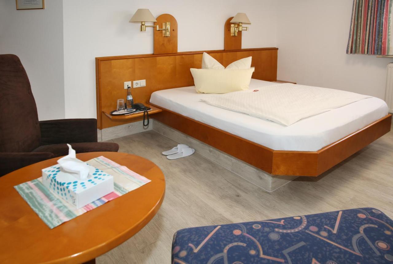 Hotel Zum Weissen Roessel Walldorf  Exteriér fotografie