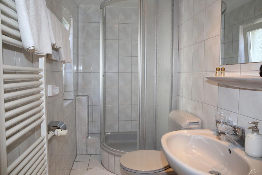 Hotel Zum Weissen Roessel Walldorf  Exteriér fotografie